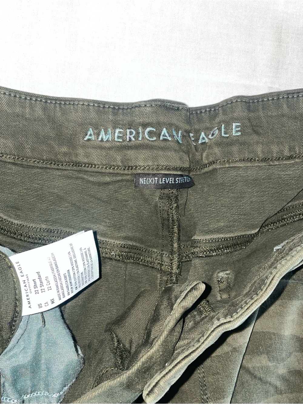 American Eagle Outfitters Camo Jeggings with Knee Distress 22 Short - Picture 7 of 10